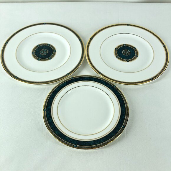 Royal Doulton Biltmore Pattern Saucer & 2 Salad Plates Bone China Made n England - Picture 1 of 8